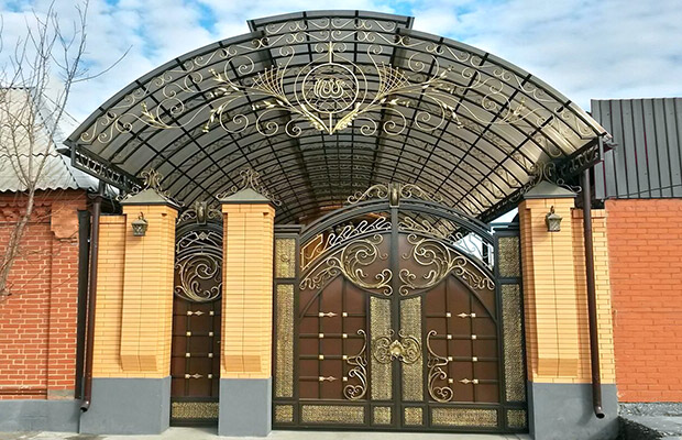 Купить или заказать ворота для дома с навесом - стильные и надежные решения для вашего участка в Протвино от 42496 руб | ВоротМастер-Прн